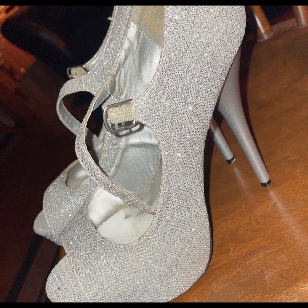 Cute for a night out, formal wear.